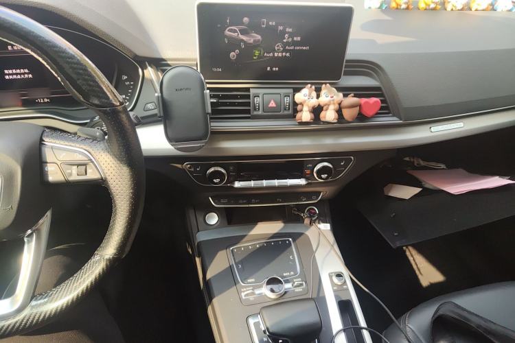 Used Audi Q5L 2020 Updated 40 TFSI Prestige Fashion Edition Audio And AC Panel
