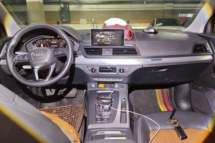 Used Audi Q5L 2020 40 TFSI Prestige Fashion Edition Center Console