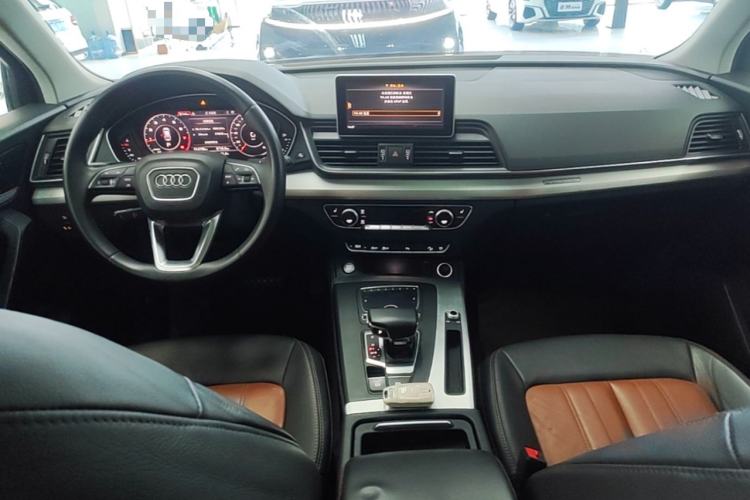 Used Audi Q5L 2020 Updated 40 TFSI Prestige Fashion Edition Center Console