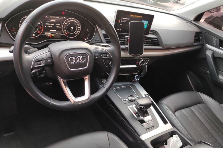 Used Audi Q5L 2020 Updated 40 TFSI Prestige Fashion Edition Center Console