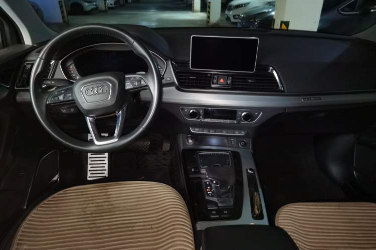 Used Audi Q5L 2020 40 TFSI Prestige Fashion Edition Center Console