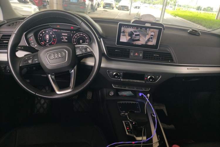 Used Audi Q5L 2020 40 TFSI Prestige Fashion Edition Center Console