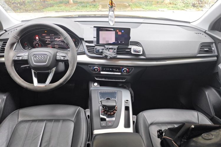 Used Audi Q5L 2020 Updated 40 TFSI Prestige Fashion Edition Center Console