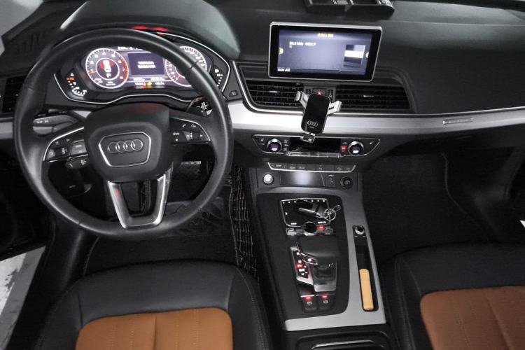 Used Audi Q5L 2020 40 TFSI Prestige Fashion Edition Center Console