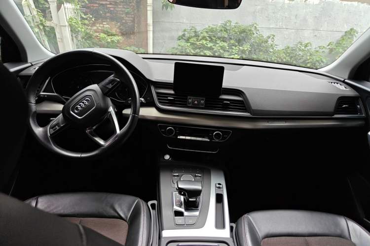 Used Audi Q5L 2020 Revised 40 TFSI Prestige Edition Center Console