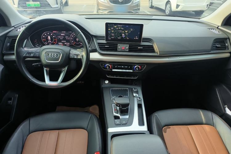 Used Audi Q5L 2020 Updated 40 TFSI Prestige Fashion Edition Center Console