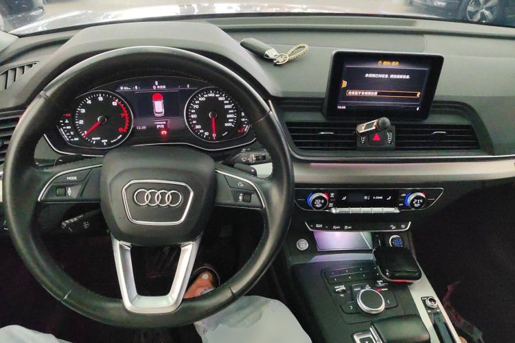 Used Audi Q5L 2020 Revised 40 TFSI Prestige Edition Center Console