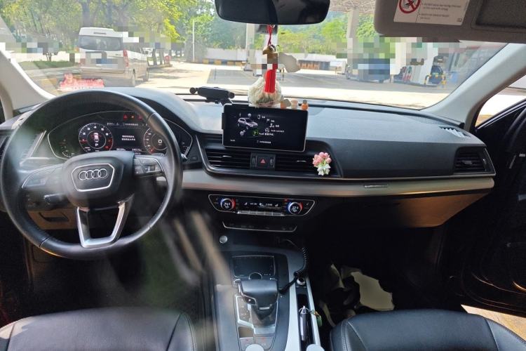Used Audi Q5L 2020 40 TFSI Prestige Fashion Edition Center Console