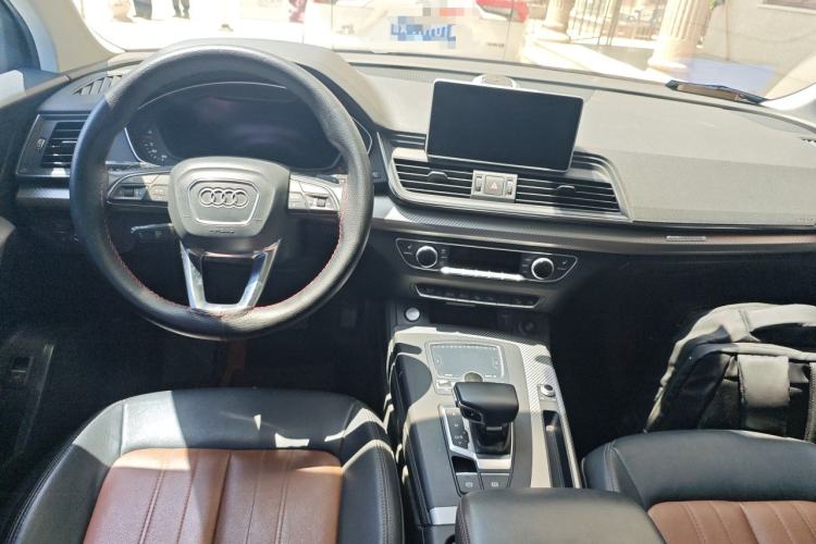 Used Audi Q5L 2020 45 TFSI Prestige Fashion Model Center Console