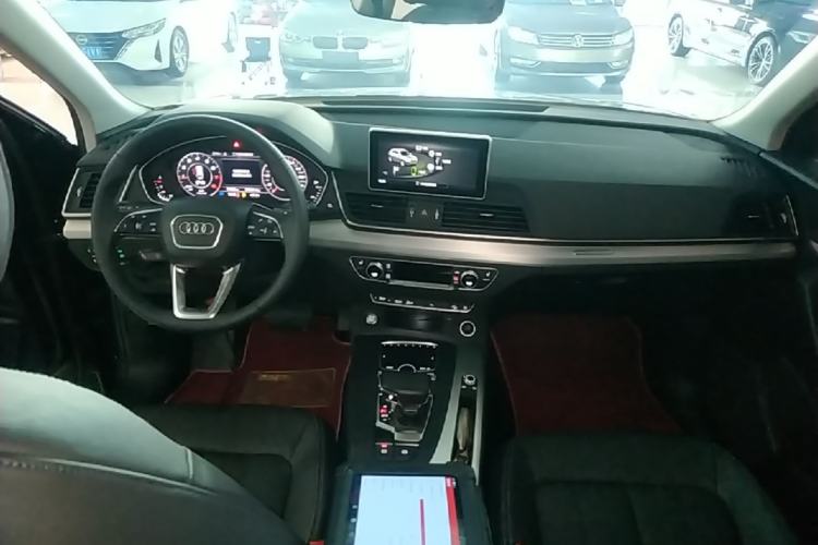 Used Audi Q5L 2020 Updated 40 TFSI Prestige Fashion Edition Center Console