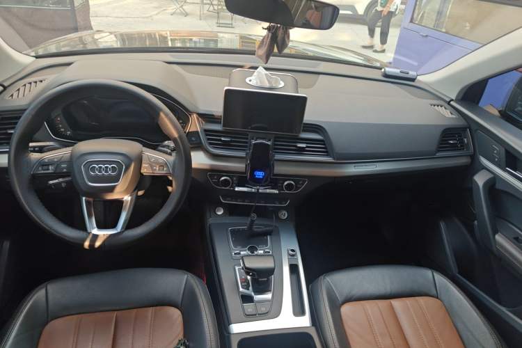 Used Audi Q5L 2020 40 TFSI Prestige Fashion Edition Center Console