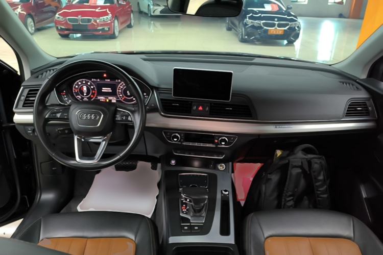 Used Audi Q5L 2020 Updated 40 TFSI Prestige Fashion Edition Center Console