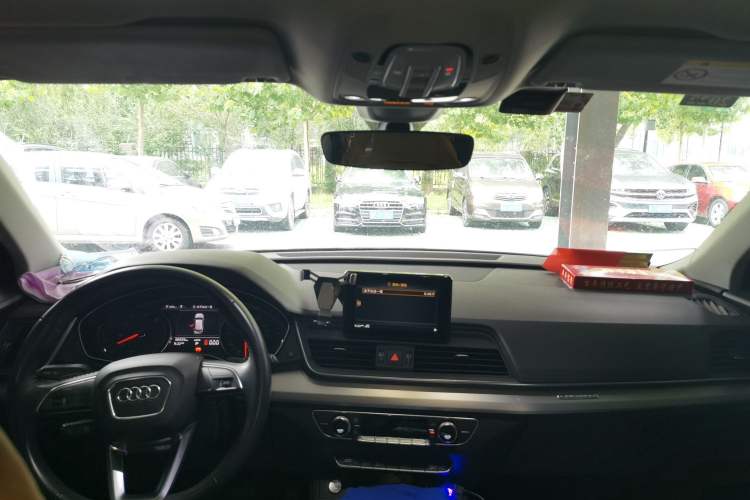 Used Audi Q5L 2020 40 TFSI Prestige Edition Center Console