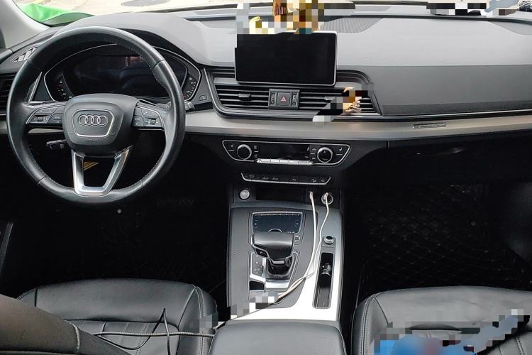Used Audi Q5L 2020 Updated 40 TFSI Prestige Fashion Edition Center Console