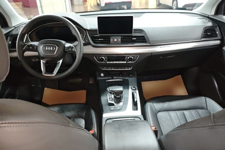 Used Audi Q5L 2020 Updated 40 TFSI Prestige Fashion Edition Center Console