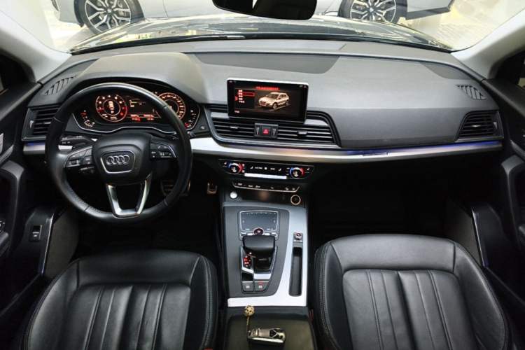 Used Audi Q5L 2020 Updated 40 TFSI Prestige Fashion Edition Center Console
