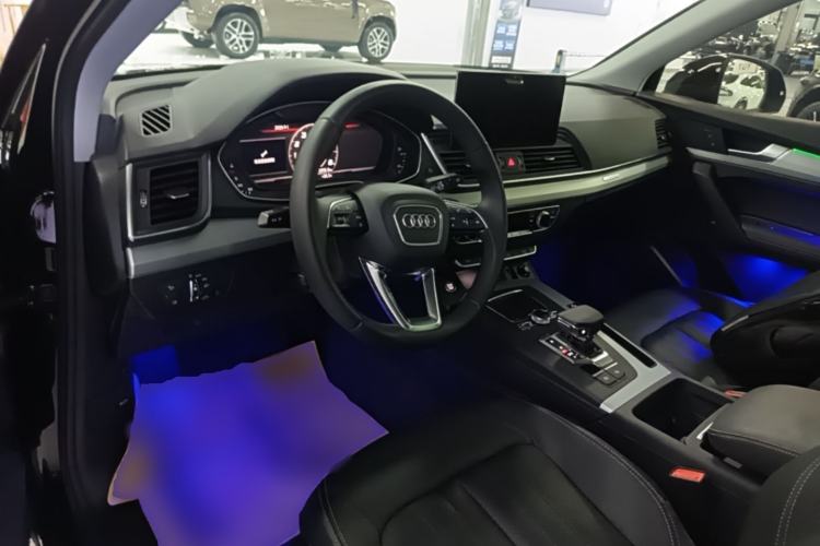 Used Audi Q5L 2020 Updated 40 TFSI Prestige Fashion Edition Center Console