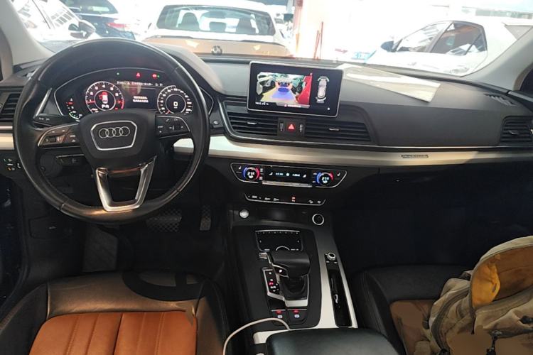 Used Audi Q5L 2020 Updated 40 TFSI Prestige Fashion Edition Center Console
