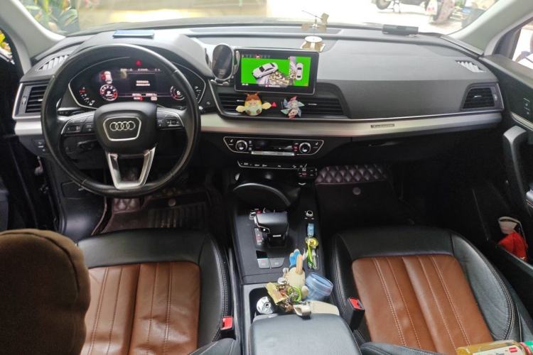 Used Audi Q5L 2020 Updated 40 TFSI Prestige Fashion Edition Center Console