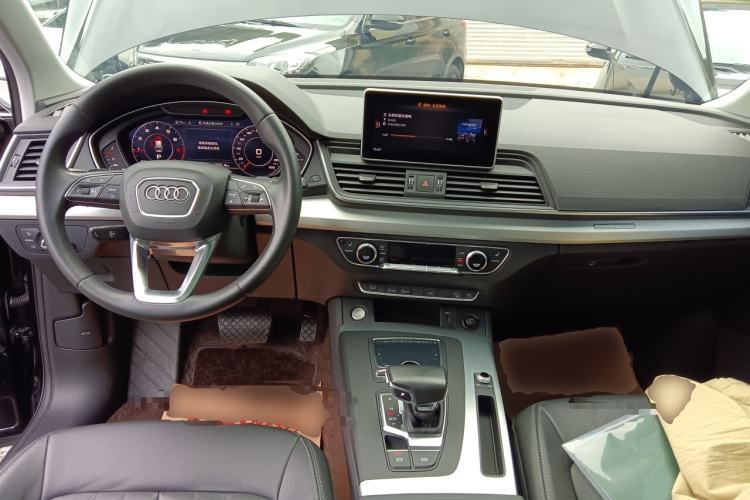Used Audi Q5L 2020 Updated 40 TFSI Prestige Fashion Edition Center Console