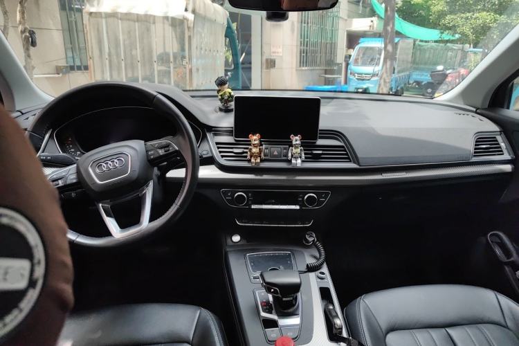 Used Audi Q5L 2020 40 TFSI Prestige Fashion Edition Center Console