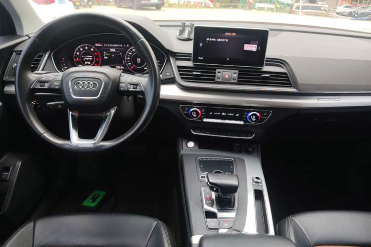 Used Audi Q5L 2020 40 TFSI Prestige Fashion Edition Center Console