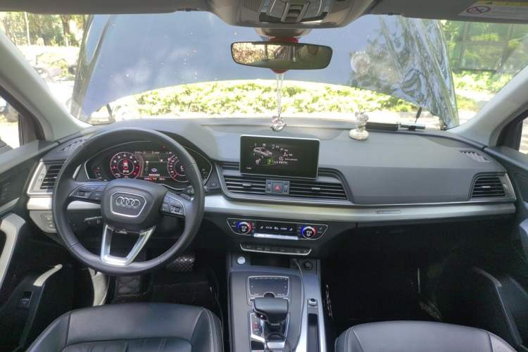 Used Audi Q5L 2020 Updated 40 TFSI Prestige Fashion Edition Center Console