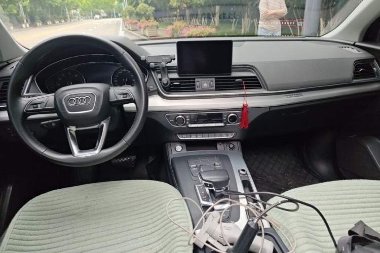 Used Audi Q5L 2020 40 TFSI Prestige Fashion Edition Center Console
