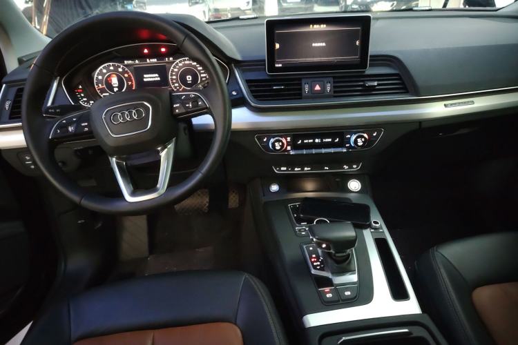 Used Audi Q5L 2020 40 TFSI Prestige Fashion Edition Center Console