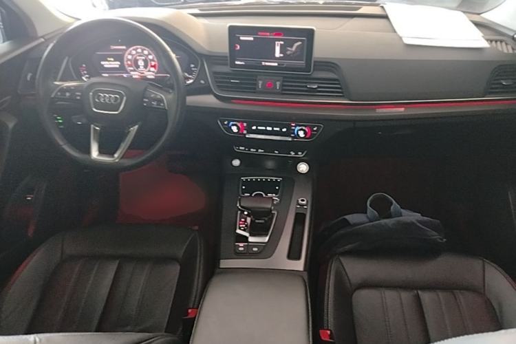 Used Audi Q5L 2020 Updated 40 TFSI Prestige Fashion Edition Center Console