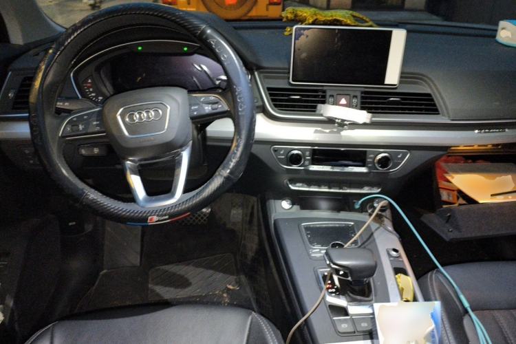 Used Audi Q5L 2020 40 TFSI Prestige Fashion Edition Center Console