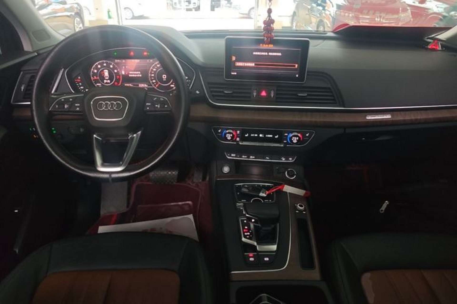 Used Audi Q5L 2020 Updated 40 TFSI Prestige Fashion Edition Center Console