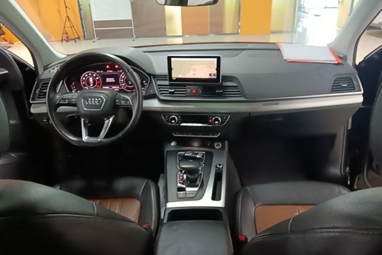 Used Audi Q5L 2020 Updated 40 TFSI Prestige Fashion Edition Center Console