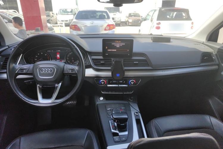 Used Audi Q5L 2020 Revised 40 TFSI Prestige Edition Center Console