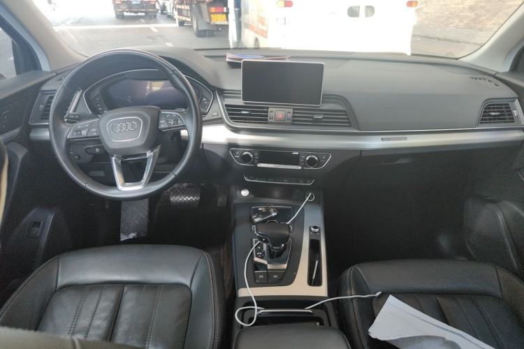 Used Audi Q5L 2020 Updated 40 TFSI Prestige Fashion Edition Center Console