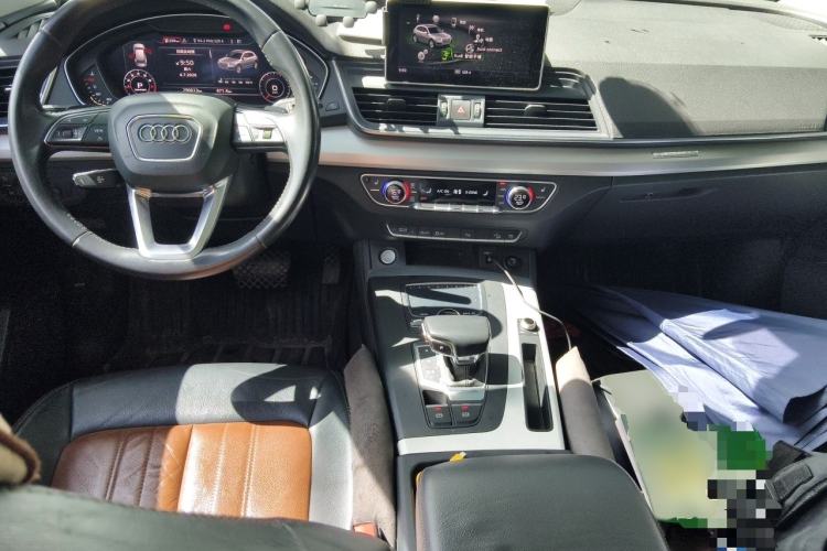 Used Audi Q5L 2020 Updated 40 TFSI Prestige Fashion Edition Center Console
