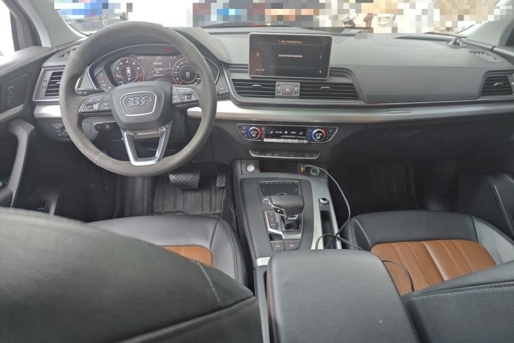 Used Audi Q5L 2020 Updated 40 TFSI Prestige Fashion Edition Center Console