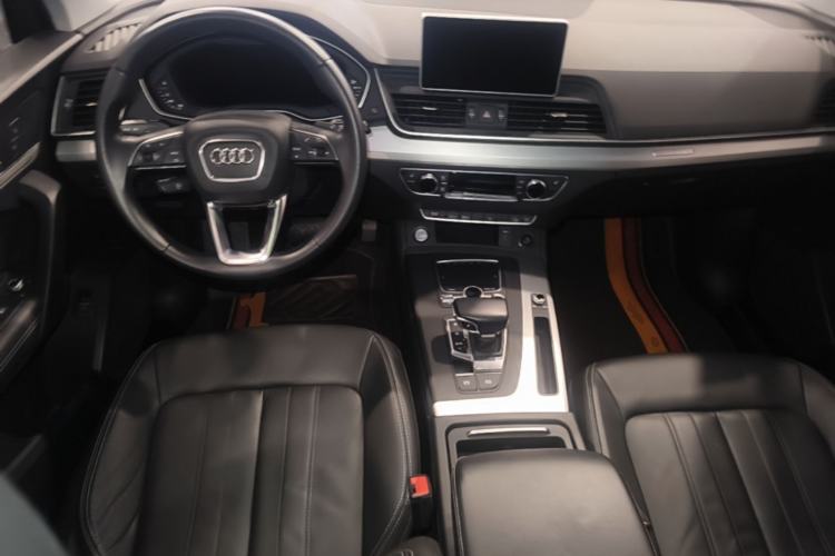 Used Audi Q5L 2020 Updated 40 TFSI Prestige Fashion Edition Center Console