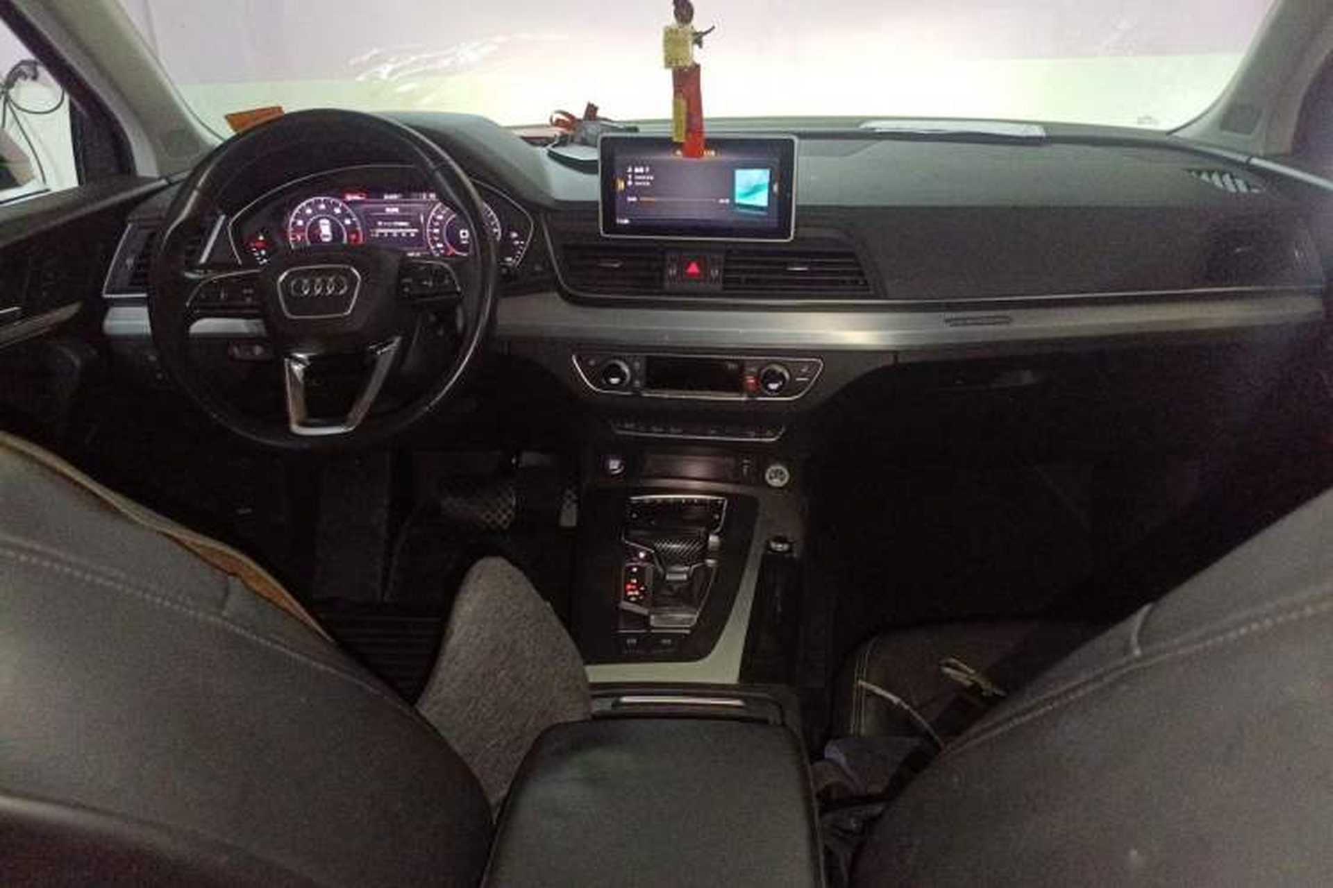 Used Audi Q5L 2020 Updated 40 TFSI Prestige Fashion Edition Center Console