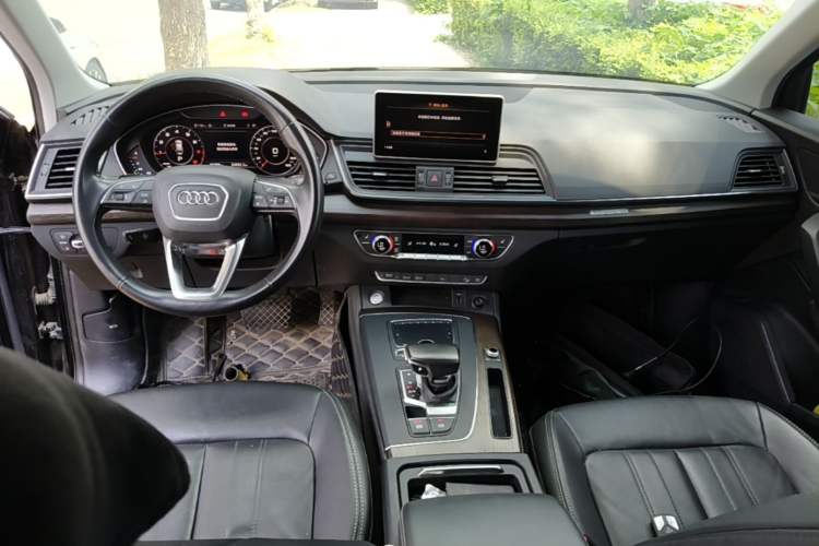Used Audi Q5L 2020 Updated 40 TFSI Prestige Fashion Edition Center Console