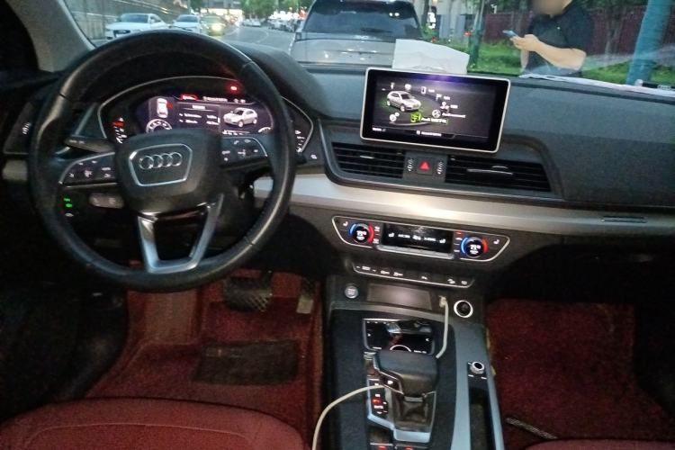 Used Audi Q5L 2020 40 TFSI Prestige Fashion Edition Center Console
