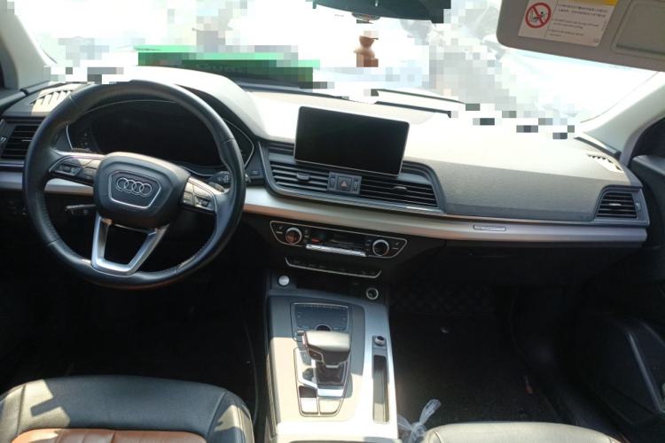 Used Audi Q5L 2020 Updated 40 TFSI Prestige Fashion Edition Center Console