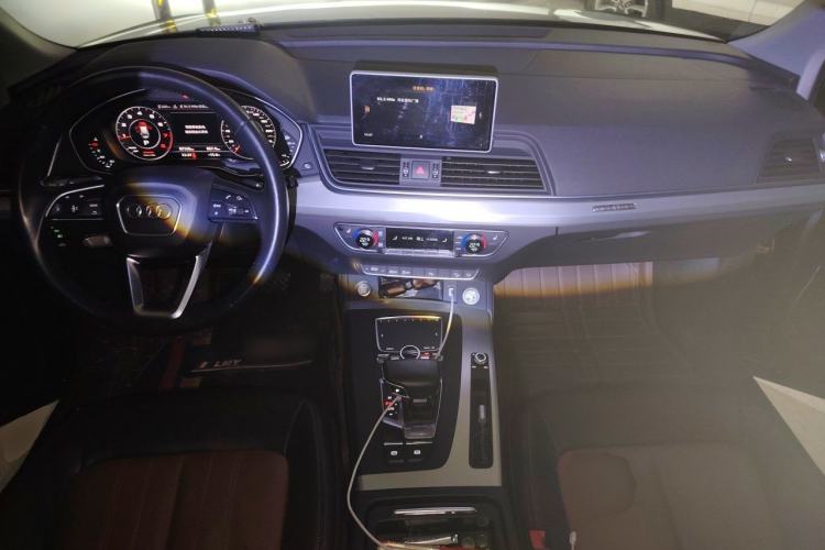 Used Audi Q5L 2020 Updated 40 TFSI Prestige Fashion Edition Center Console