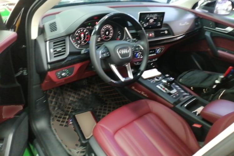 Used Audi Q5L 2020 Updated 40 TFSI Prestige Fashion Edition Center Console