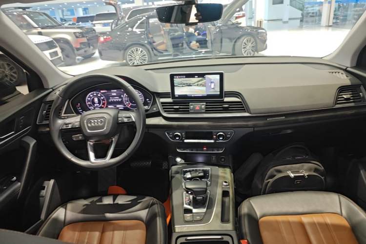Used Audi Q5L 2020 Updated 40 TFSI Prestige Fashion Edition Center Console