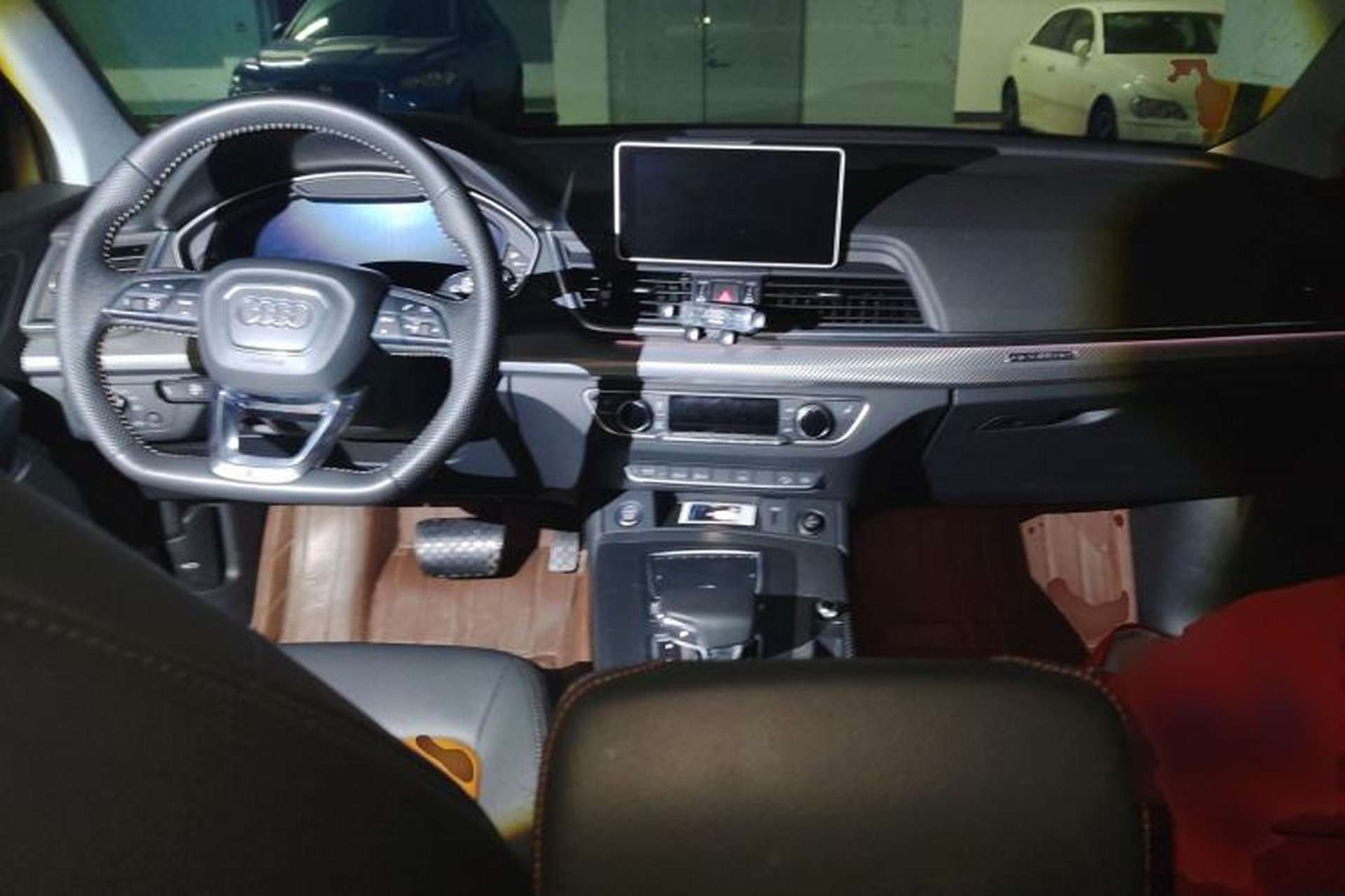 Used Audi Q5L 2020 Updated 40 TFSI Prestige Fashion Edition Center Console