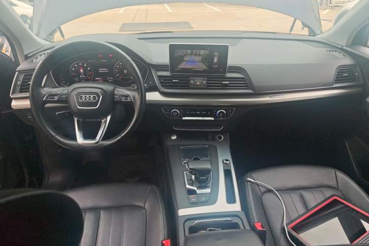 Used Audi Q5L 2020 Updated 40 TFSI Prestige Fashion Edition Center Console
