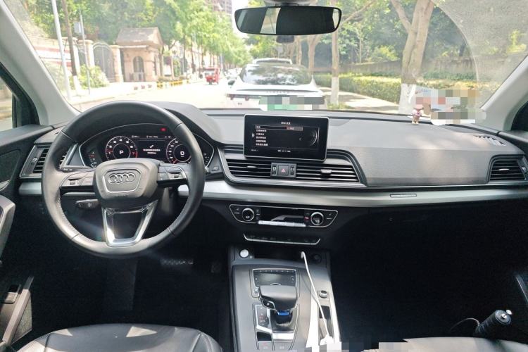Used Audi Q5L 2020 Updated 40 TFSI Prestige Fashion Edition Center Console