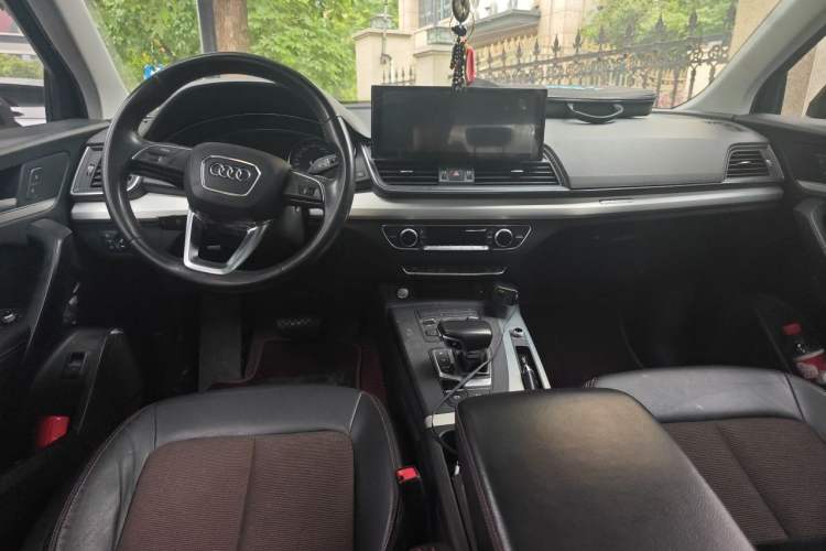 Used Audi Q5L 2020 Revised 40 TFSI Prestige Edition Center Console