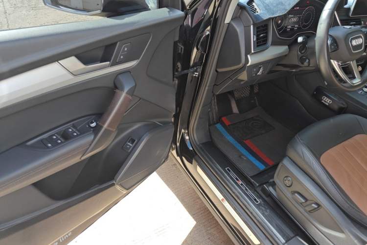 Used Audi Q5L 2020 Updated 40 TFSI Prestige Fashion Edition Driver Seat